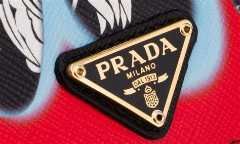 real prada logo.